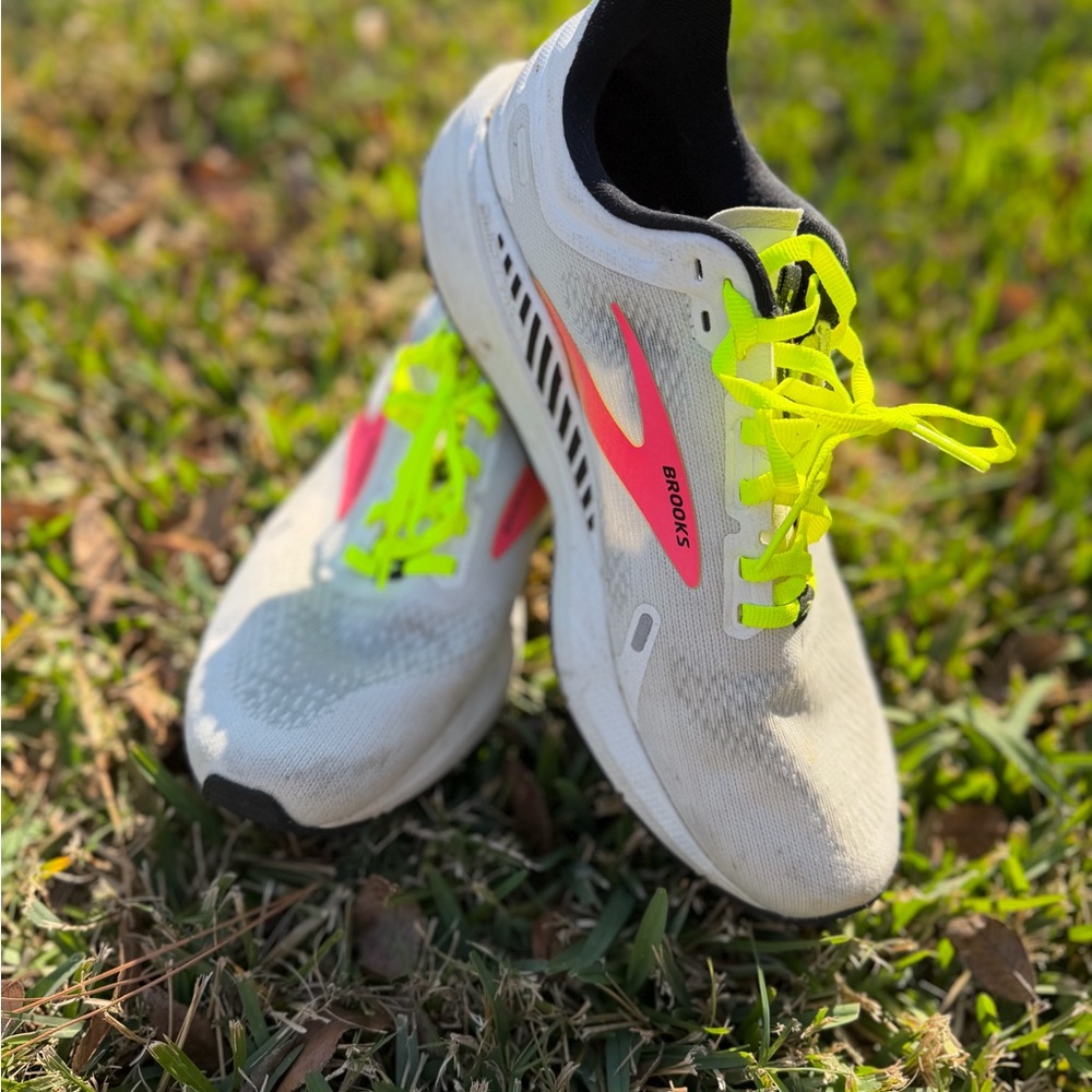 Brooks Launch GTS Athletic Shoes